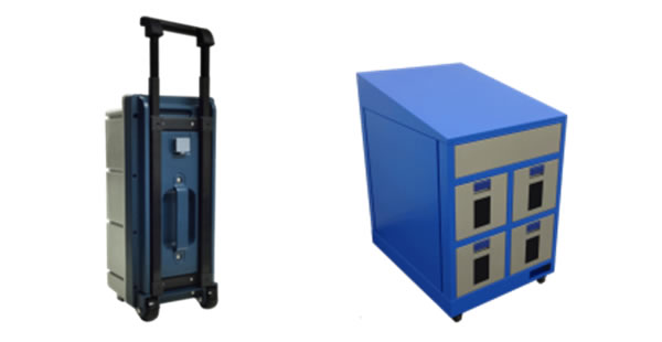 カセット型可搬二次バッテリー『Battery Carry』（左）、ロッカー式充電ステーション『充電ロッカー』（右）